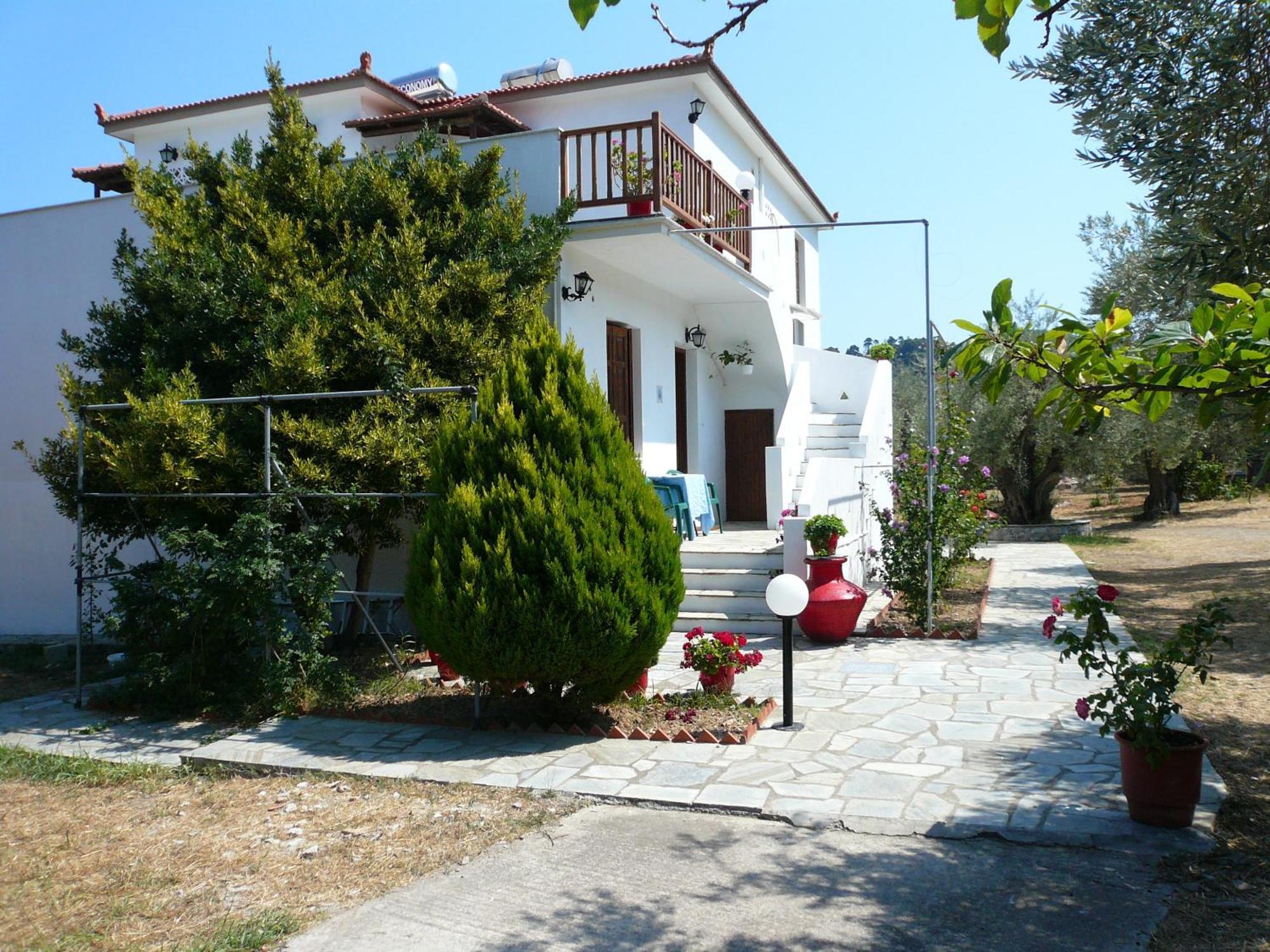 Liossis Rooms & Apartments Skopelos Town Exterior photo