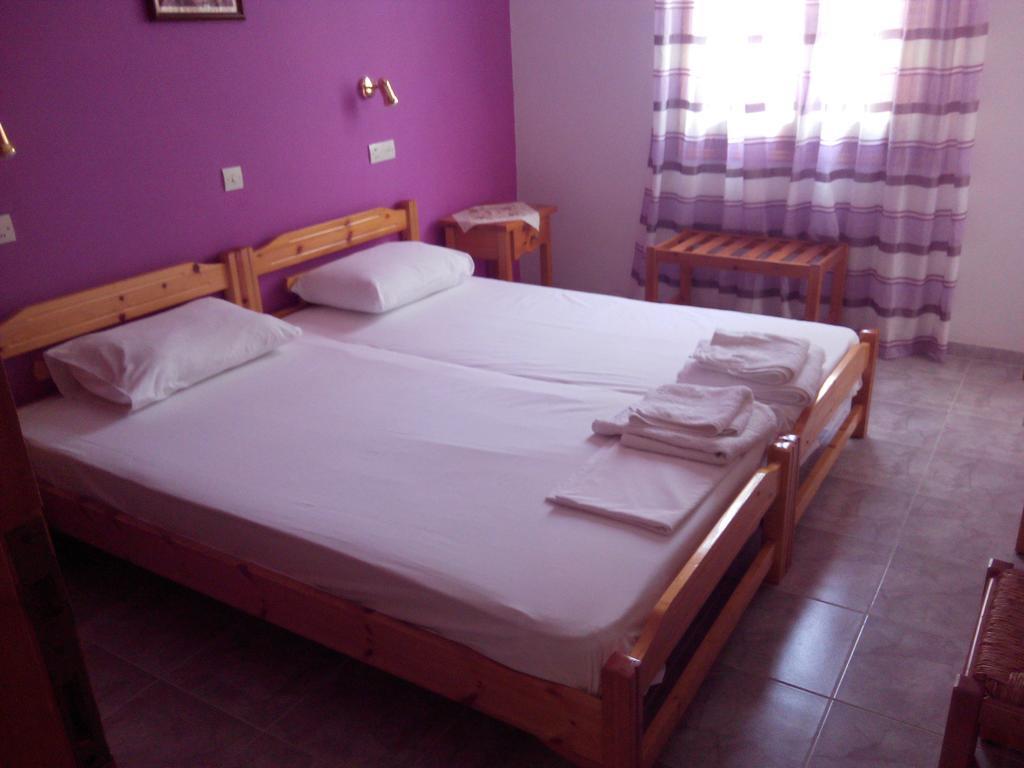 Liossis Rooms & Apartments Skopelos Town Exterior photo