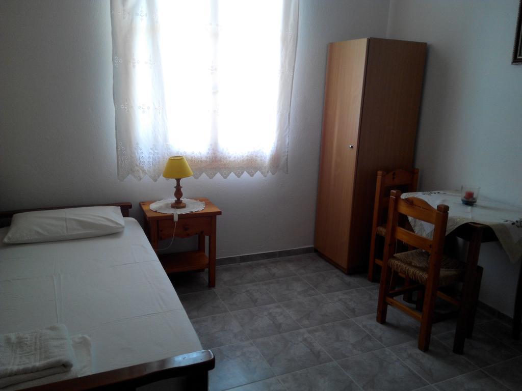 Liossis Rooms & Apartments Skopelos Town Exterior photo