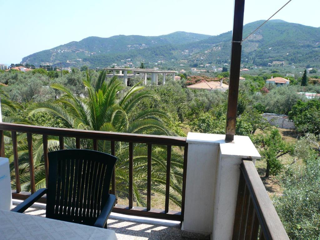 Liossis Rooms & Apartments Skopelos Town Exterior photo
