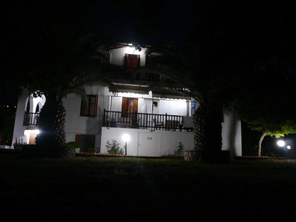 Liossis Rooms & Apartments Skopelos Town Exterior photo