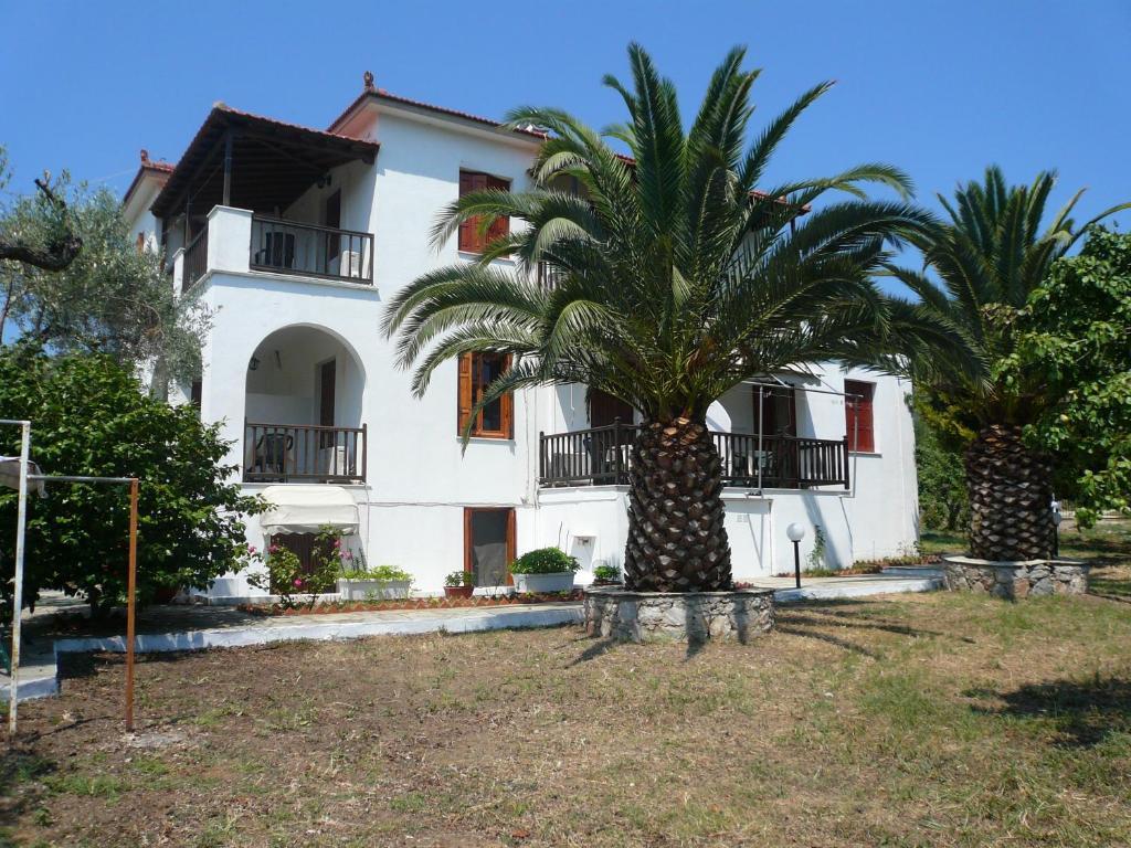 Liossis Rooms & Apartments Skopelos Town Exterior photo